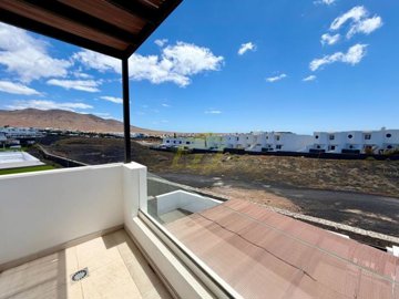 Stunning New Build Villa on a Corner Plot with communal pool in Playa Blanca