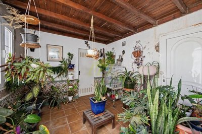 Charming traditional detached villa with panoramic sea views