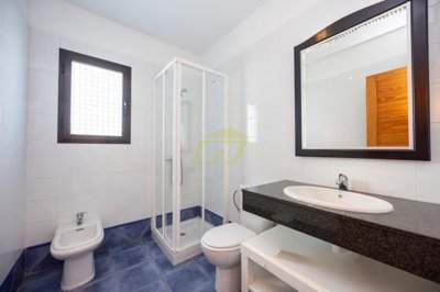 Detached 3-Bedroom villa with private pool and large plot