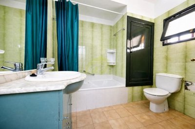 First floor apartment in private corner of Puerto del Carmen