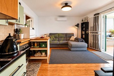 Charming top-floor 1 bedroom apartment with large balcony in Puerto del Carmen.
