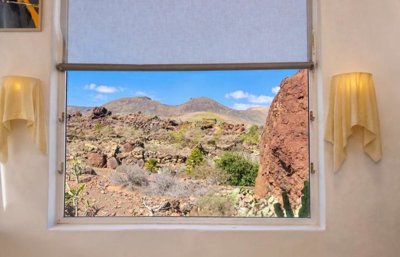 Exclusive Finca with Panoramic Views, Spacious Plot and Separate Guest Area