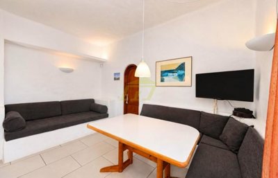 Exclusive Finca with Panoramic Views, Spacious Plot and Separate Guest Area