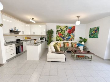 Ground Floor Apartment with Private Terrace in Marcastell