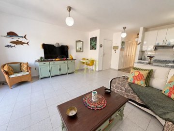Ground Floor Apartment with Private Terrace in Marcastell