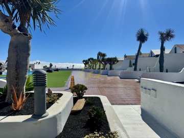 Modern Bungalow with Sea Views and High-Quality Features in Costa Teguise