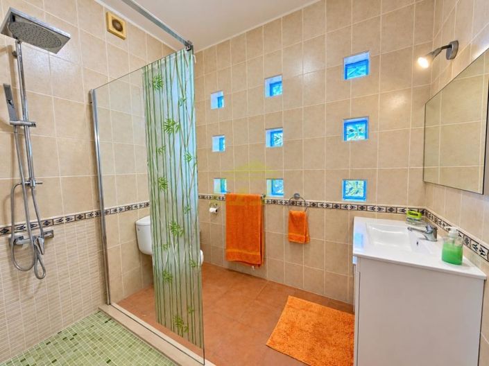 Image No.15-4 Bed Villa for sale