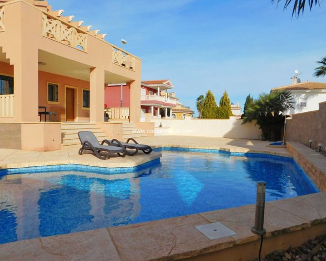Image No.4-Villa de 4 chambres à vendre à Ciudad Quesada