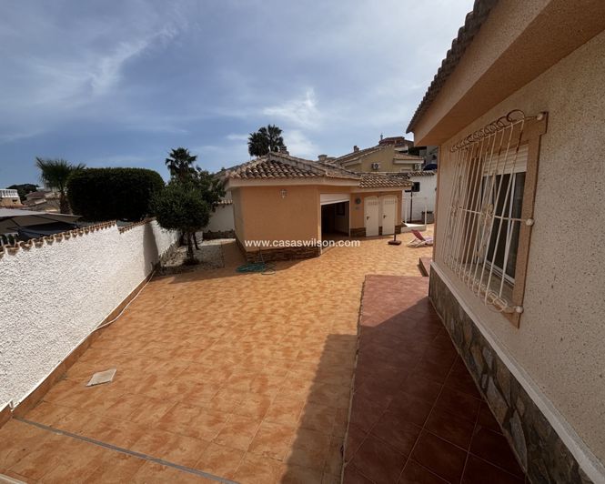 Image No.36-4 Bed Property for sale