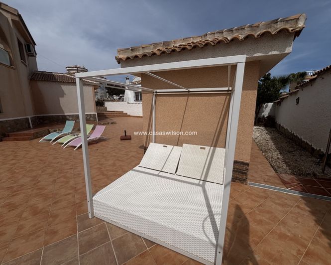 Image No.6-4 Bed Property for sale