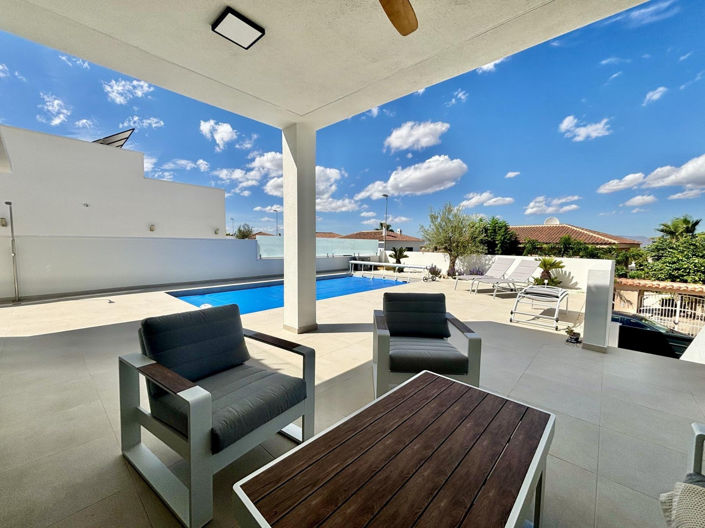 Image No.2-Villa de 3 chambres à vendre à Alicante