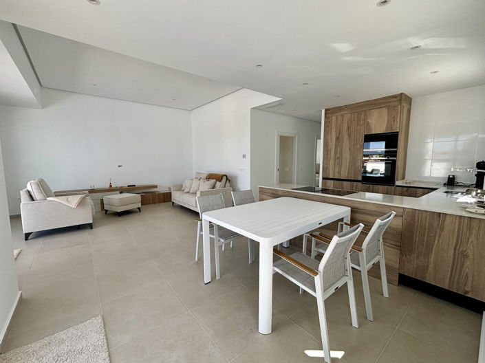 Image No.3-Villa de 3 chambres à vendre à Alicante