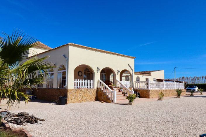 Image No.2-5 Bed Country House for sale