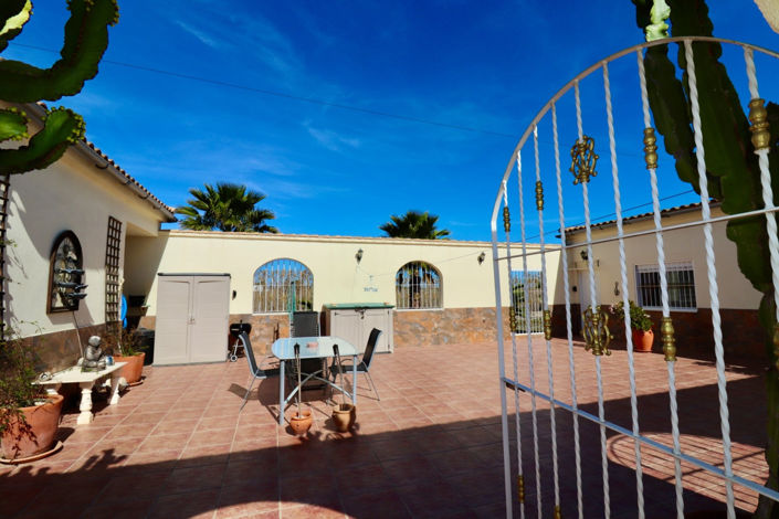 Image No.26-5 Bed Country House for sale