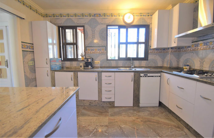 Image No.7-Villa de 4 chambres à vendre à Alicante
