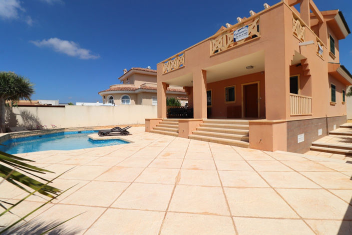 Image No.2-Villa de 4 chambres à vendre à Alicante