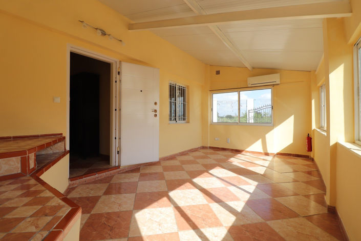 Image No.17-4 Bed Country House for sale