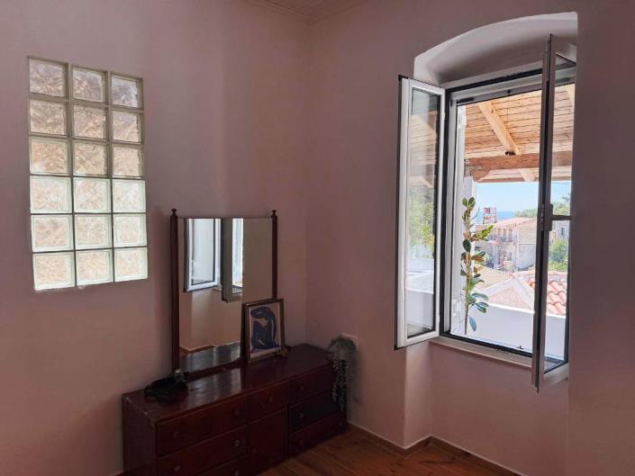 Image No.10-2 Bed House for sale