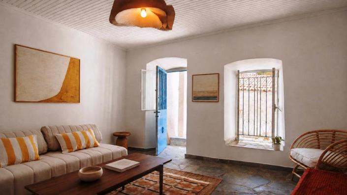 Image No.5-2 Bed House for sale