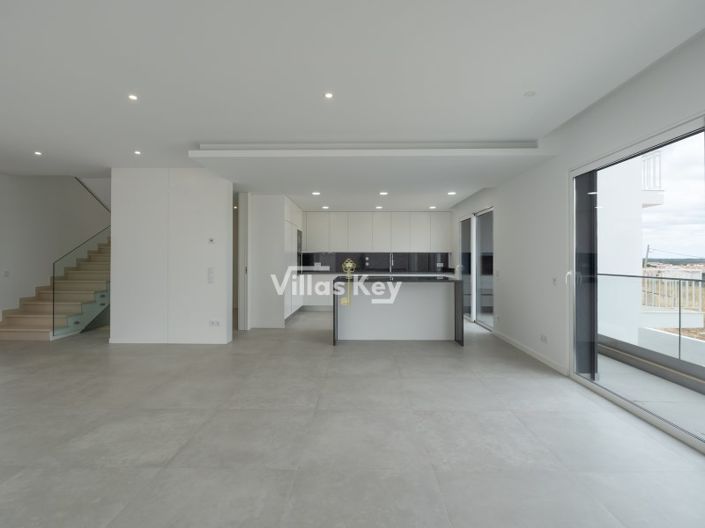 Image No.3-3 Bed House for sale