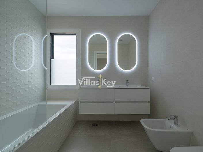 Image No.22-3 Bed House for sale