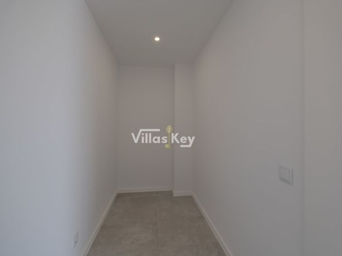Image No.31-3 Bed House for sale