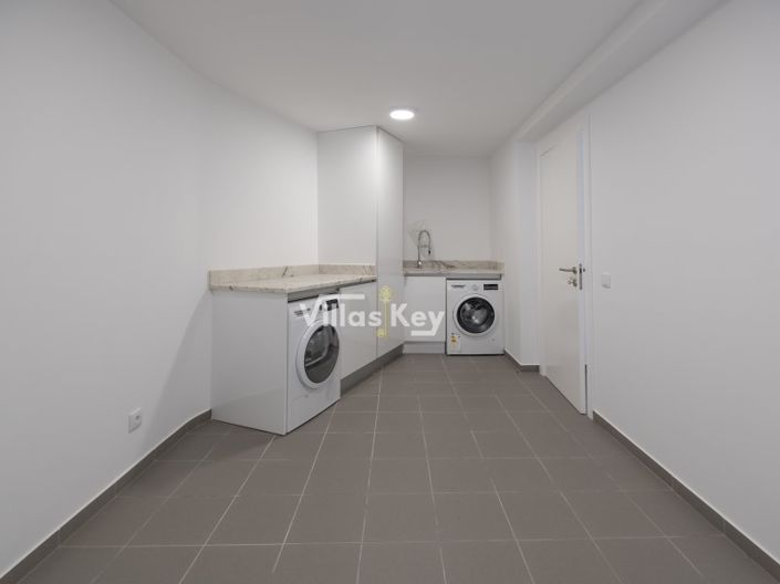Image No.32-3 Bed House for sale