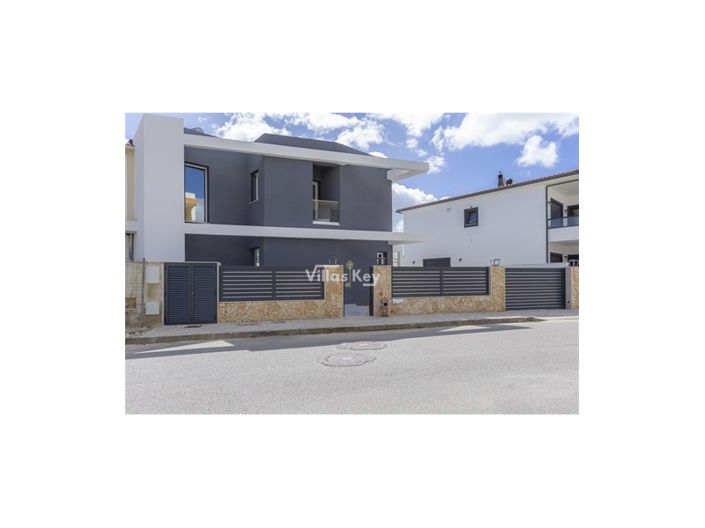 Image No.34-3 Bed House for sale
