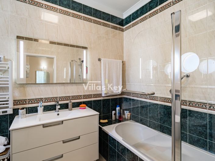 Image No.18-2 Bed Apartment for sale