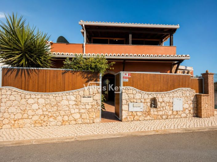 Image No.2-4 Bed House for sale