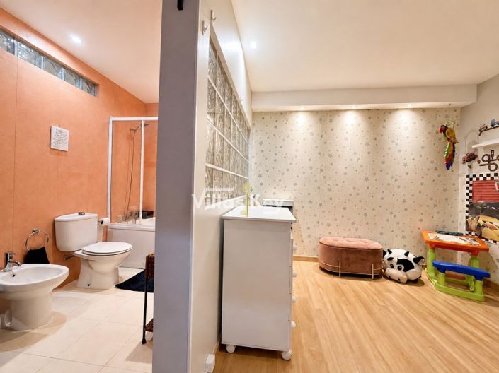 Image No.16-4 Bed House for sale