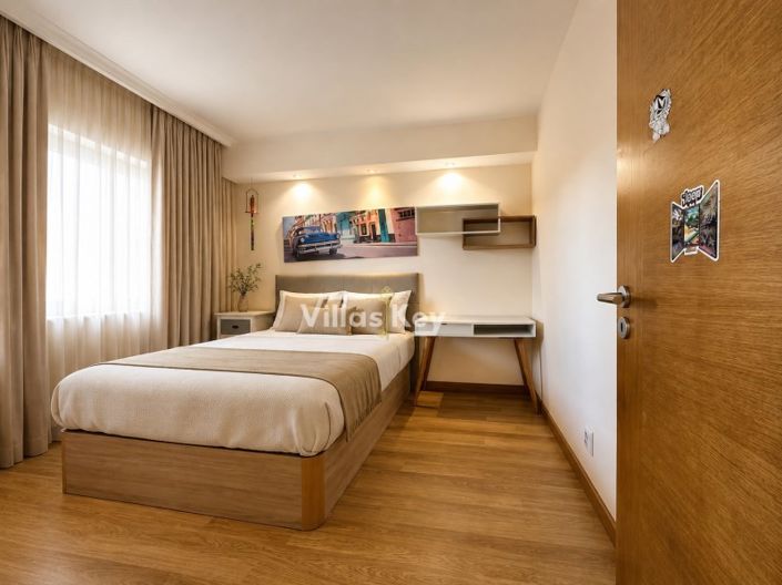 Image No.18-4 Bed House for sale