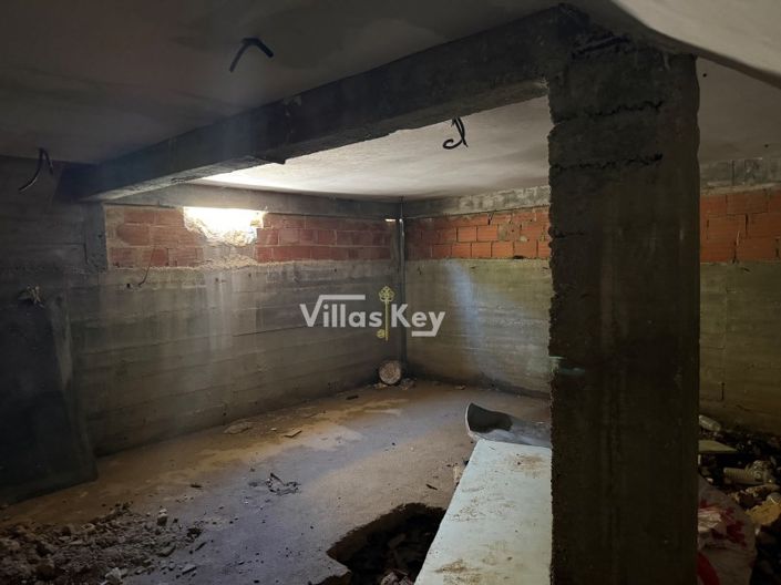 Image No.37-3 Bed House for sale