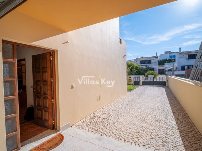 Image No.22-4 Bed House for sale