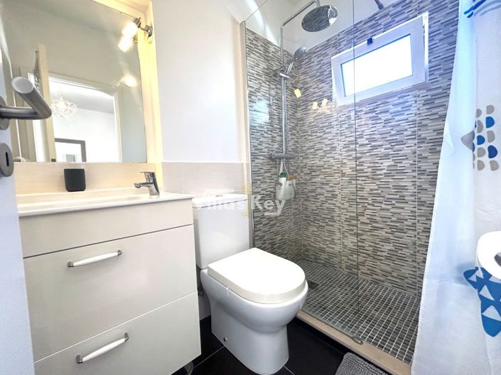 Image No.27-4 Bed House for sale