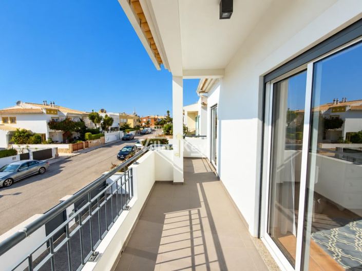 Image No.23-4 Bed House for sale