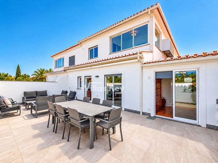 Image No.24-4 Bed House for sale