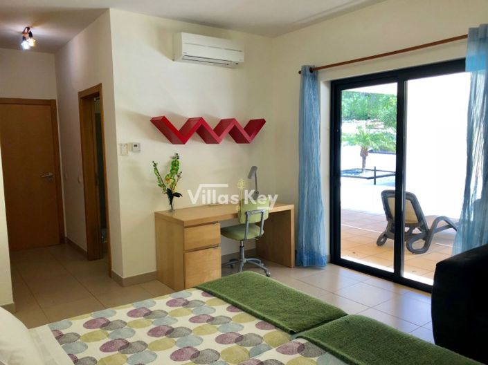 Image No.26-5 Bed House for sale