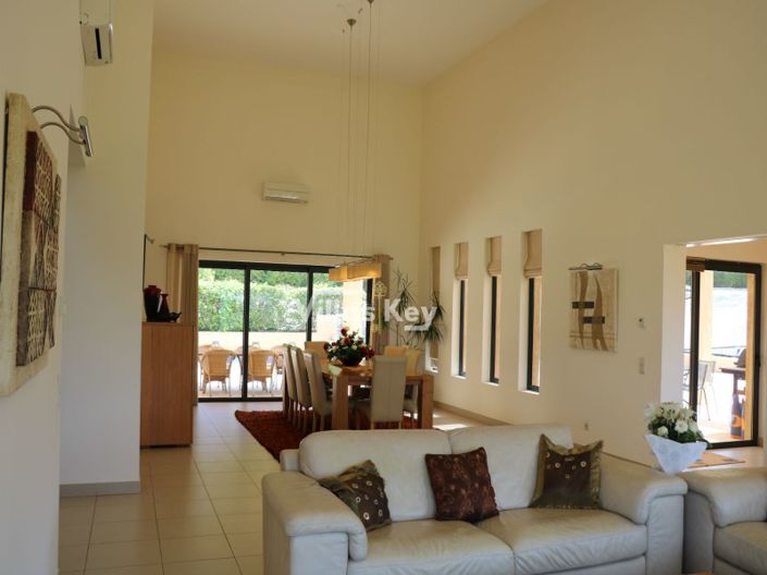 Image No.7-5 Bed House for sale