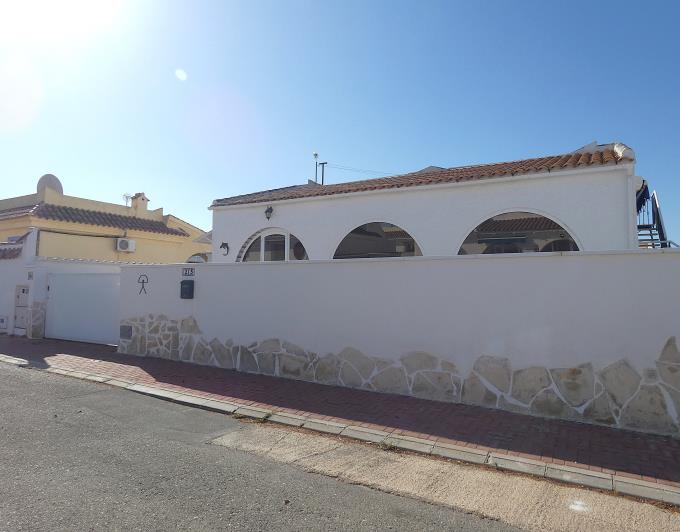Image No.61-2 Bed Villa / Detached for sale