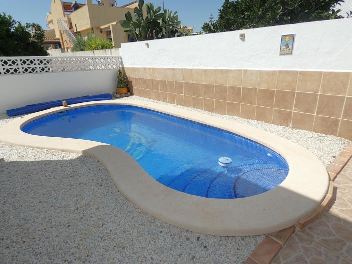 Image No.2-3 Bed Villa / Detached for sale
