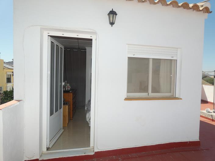 Image No.31-3 Bed Villa / Detached for sale