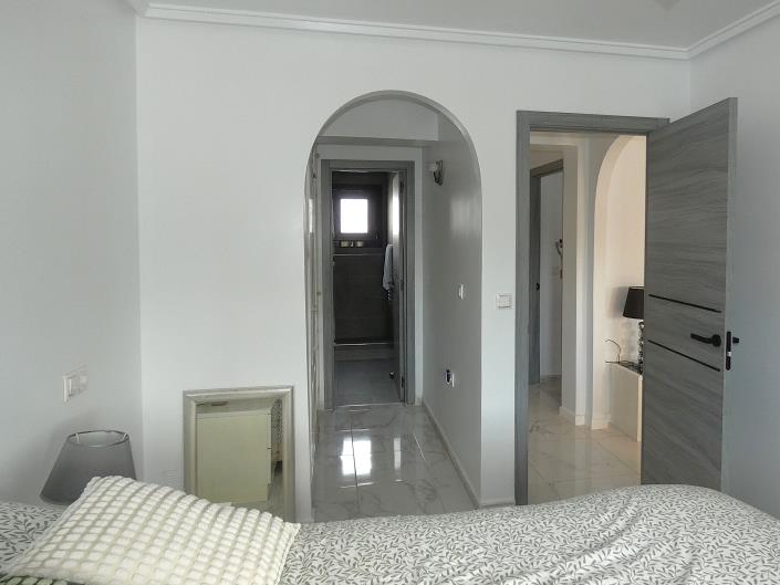 Image No.14-3 Bed Villa / Detached for sale