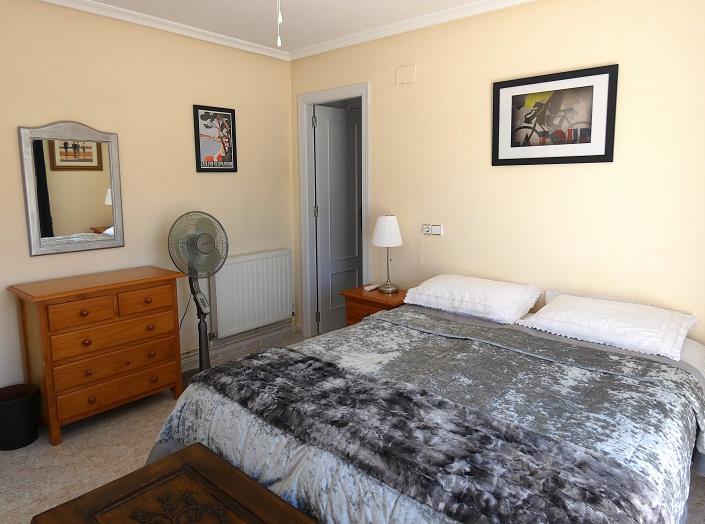 Image No.24-3 Bed Villa / Detached for sale