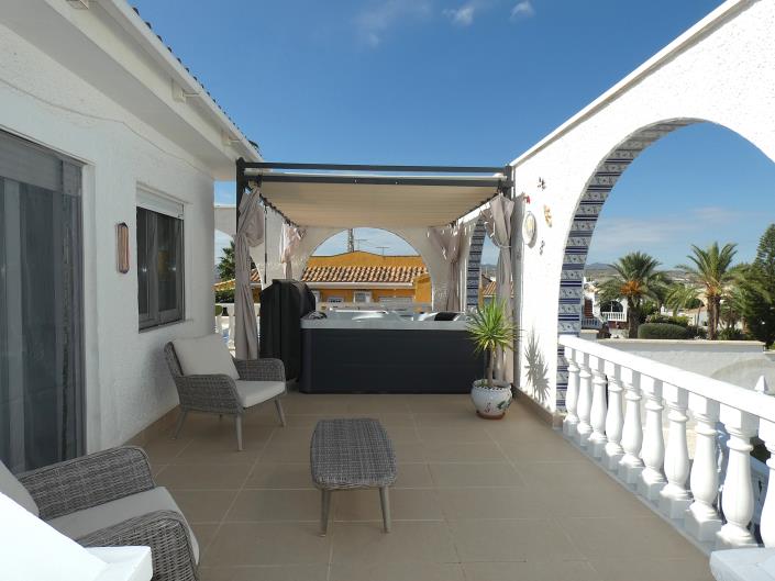 Image No.19-4 Bed Villa / Detached for sale