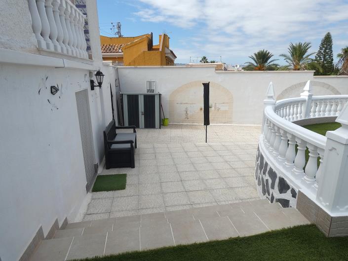 Image No.39-4 Bed Villa / Detached for sale