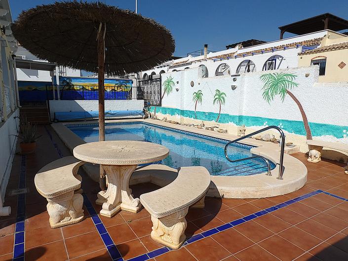 Image No.34-3 Bed Villa / Detached for sale