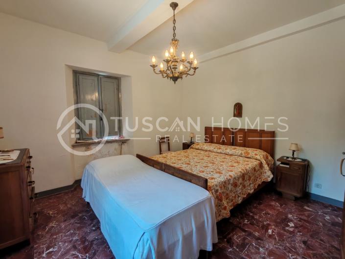 Image No.16-4 Bed Farmhouse for sale