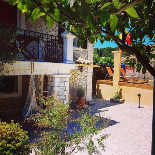 Image No.5-8 Bed Villa for sale