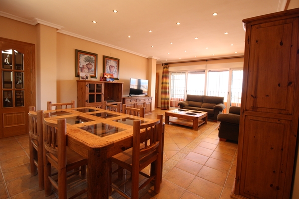 Image No.13-4 Bed Property for sale
